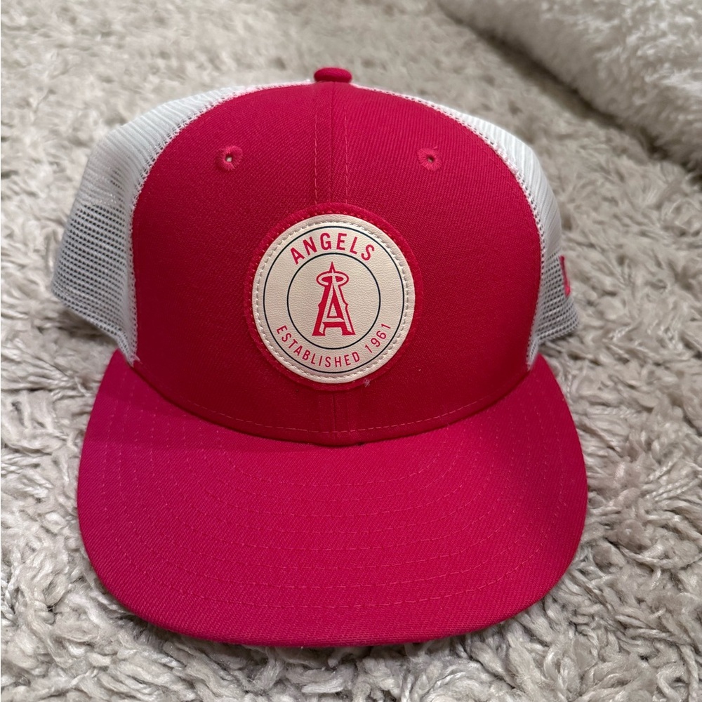 Los Angeles Angels Circle Trucker Low Profile 9FIFTY Snapback Hat